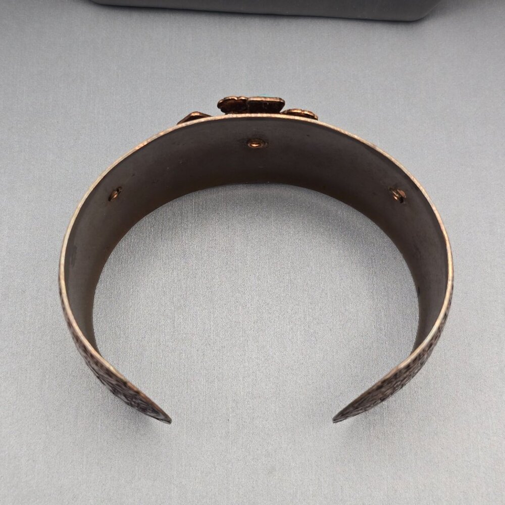 VTG Copper & Faux Turquoise Cuff Bracelet 7" Floral Embossed Design - Picture 5 of 10